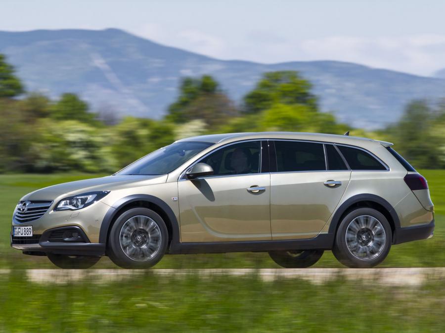  Opel Insignia Country Tourer 2013 года  (фото 18 из 26)